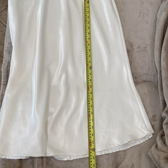 Eliza J Ivory Satin Midi Dress size 6 - Picture 12 of 12